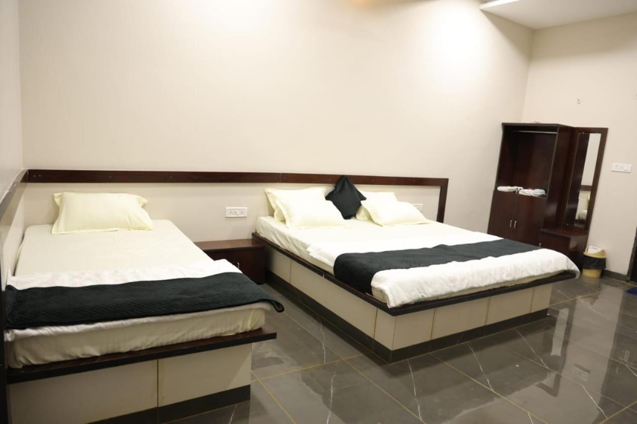 Navkar Palace Hotel & Resort, Sanawad Kültér fotó